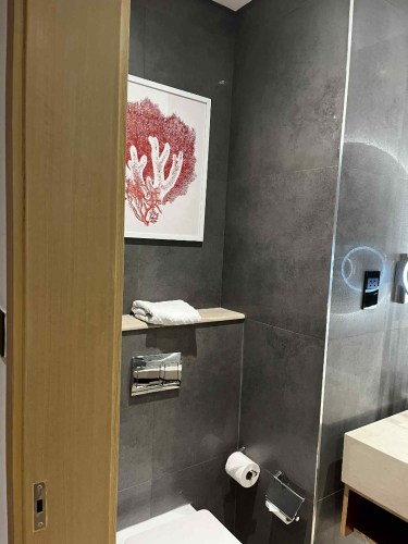 7a10526d-6fa9-43bb-99a2-31426efe1ea2